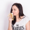 Calma un'ulcera con le banane