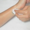 Nascondi un tatuaggio con il trucco