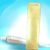 Tingi i capelli di biondo platino