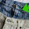 Dai ai tuoi jeans un aspetto consumato