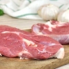 Preparare la bistecca di agnello