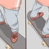 In piedi su uno skateboard