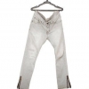 Indossare jeans attillati