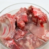 Preparare il collo di maiale