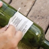 Realizzazione di bottiglie di vino con illuminazione d'accento