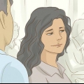 Leggere il linguaggio del corpo delle donne quando flirtano