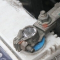Pulizia dei terminali di batterie e batterie