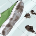 Pulisci le parti in gomma delle tue scarpe