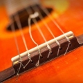 Sostituzione delle corde su una chitarra classica
