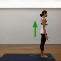 Esecuzione della posa del guerriero yoga
