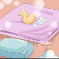Fare il bagno a un bambino
