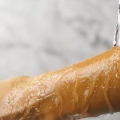 Fare uno scrub con olio d'oliva e zucchero