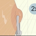 Prendersi cura di un piercing al capezzolo