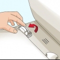 Rimozione di un sedile del water