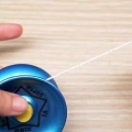Una corda attorno a uno yo-yo