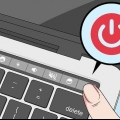 Pulizia della tastiera di un macbook pro