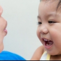 Insegnare a tuo figlio a soffiarsi il naso