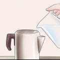 Fare il caffè in una caffettiera
