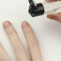 Applicare olio per cuticole