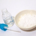 Preparare uno spray nasale con una soluzione salina