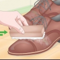 Riparazione di scarpe di pelle screpolate