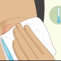 Sbarazzati delle palpebre gonfie