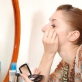 Applicare l'eyeliner liquido
