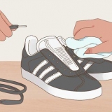Pulizia delle gazzelle adidas