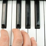 Kortjakje è sempre malato a suonare il piano