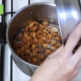 Fare la farina di mandorle o farina di mandorle