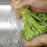 Cuocere i broccoli al vapore senza cestello per la cottura a vapore
