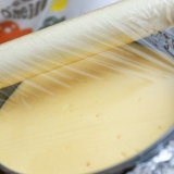 Togliere la cheesecake da uno stampo a cerniera
