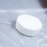 Rimozione della crosta di brie