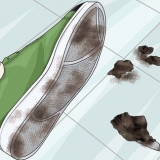 Pulisci le parti in gomma delle tue scarpe