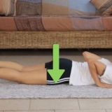 Esecuzione della posa del cobra yoga