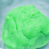 Rendere di nuovo liscio il play doh a secco