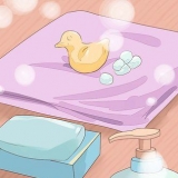Fare il bagno a un bambino