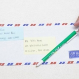 Piega una lettera e mettila in una busta