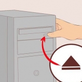 Riproduzione di un cd su un computer desktop