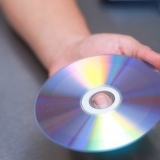 Riparare un cd con il dentifricio
