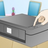 Scansiona un documento in modalità wireless sul tuo pc con un hp deskjet 5525