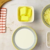 Preparare una semplice salsa al formaggio