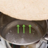 Come ripristinare un cappello di paglia schiacciato