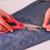 Come riparare un jeans strappato