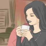 Decorare una ragazza gotica