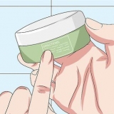 Applicare una maschera per capelli