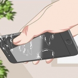 Come riparare un iphone danneggiato dall'acqua