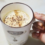 Preparare una bevanda al caffè con la moka