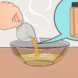 Prepara un rimedio naturale per pulci e zecche con l'aceto di mele