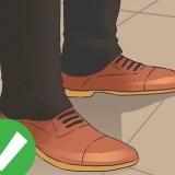 Camminare con un nuovo paio di scarpe